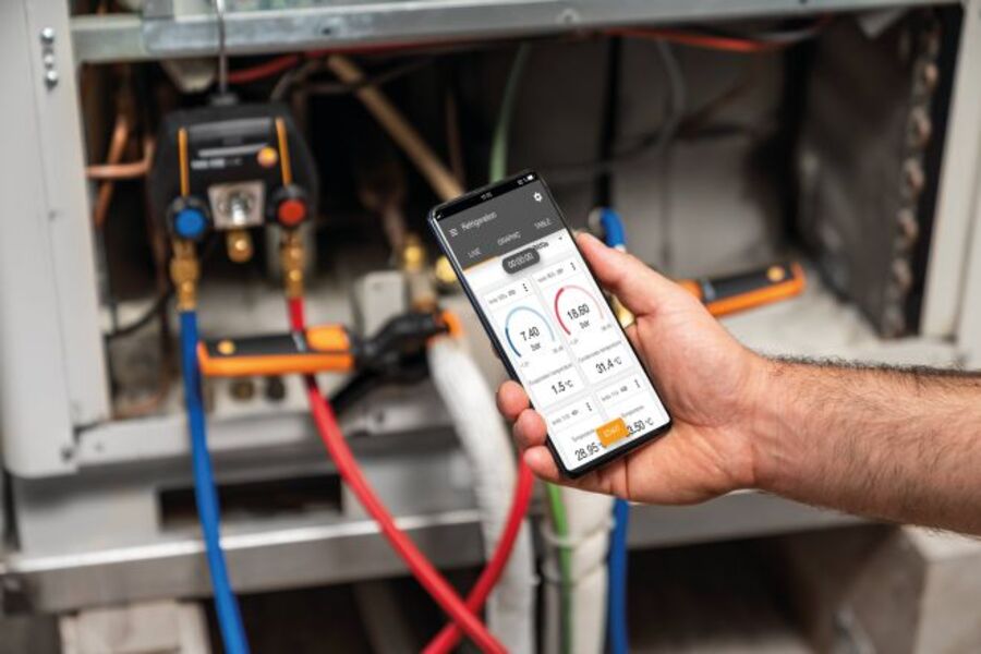 testo 550i - App-controlled digital manifold with Bluetooth and 2-way valve block