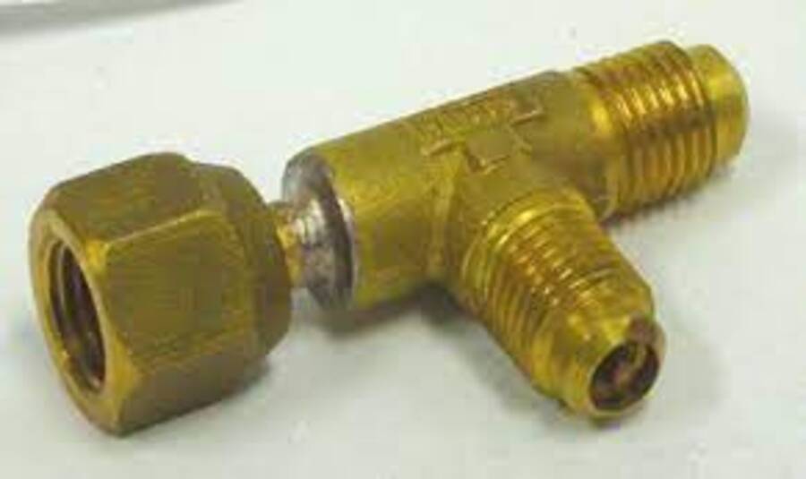 Swivel Schrader Tee 1/4